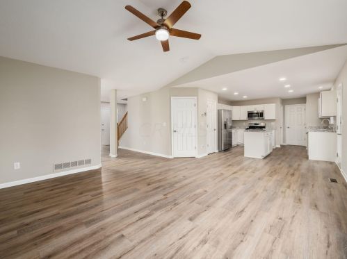 231 Stonemast Loop, Pataskala OH  43062-7322 exterior