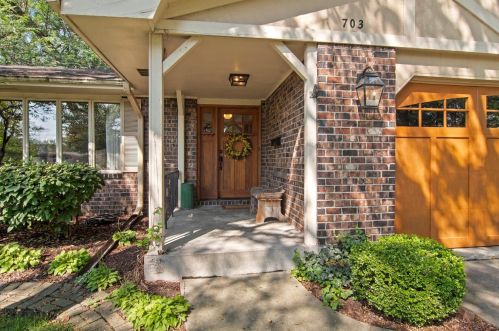 703 Main St, Crown Point, IN 46307-3285