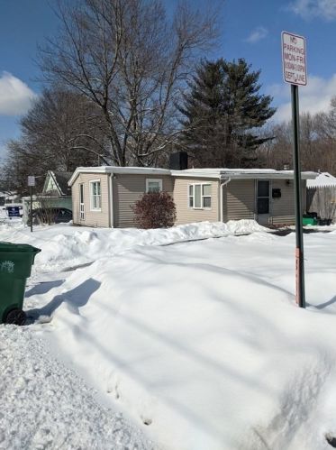 202 Rolf Ave, Chicopee, MA 01020-1604