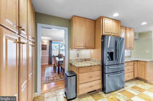 1802 Pimmit Dr, Falls Church VA  22043-1114 exterior