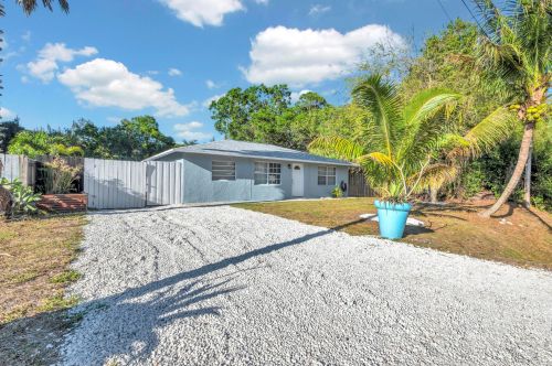 348 Florida Ave, Fort Pierce, FL 34950-1549