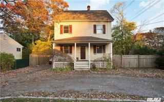 2789 Ocean Ave, Hauppauge, NY 11779-5220