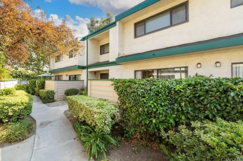 23526 Newhall Ave, Santa Clarita, CA 91321-3160