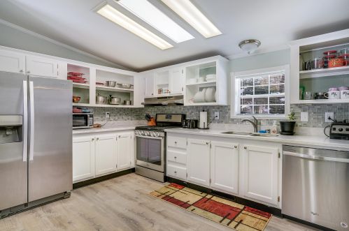 22 Great Brook Dr, Belmont NH  03220-4403 exterior