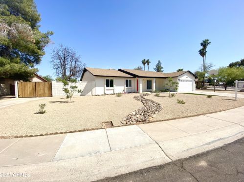 8419 58th Dr, Glendale, AZ 85302-5926