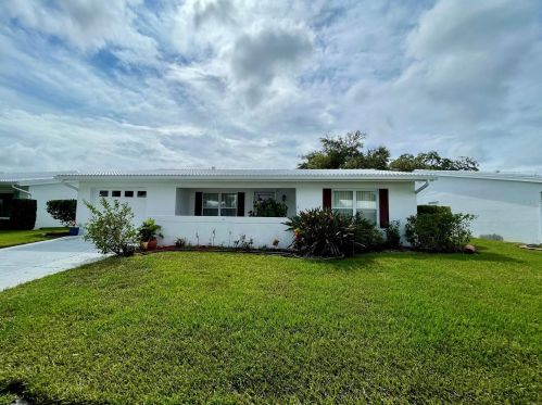 9135 40th St, Pinellas Park, FL 33782-5625