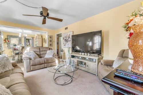 234 Pilgrim Pl, Bridgeport CT  06610-1340 exterior