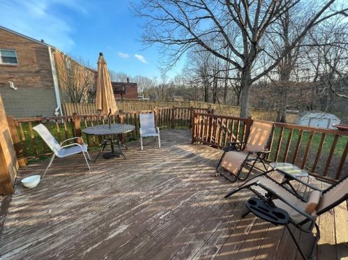 876 Blue Ridge Rd, Pittsburgh PA  15239-2805 exterior