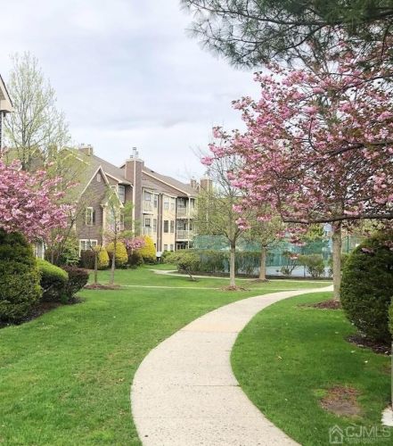 17 Lear Ct, East Brunswick NJ  08816-1863 exterior