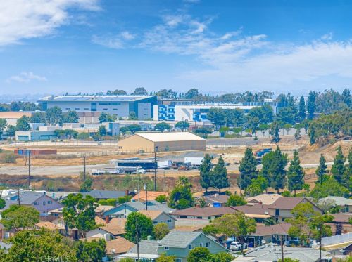 19406 Pricetown Ave, Long Beach CA  90746-2680 exterior