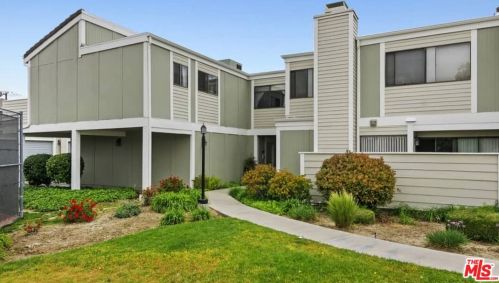 27066 Crossglade Ave, Santa Clarita, CA 91351-4110