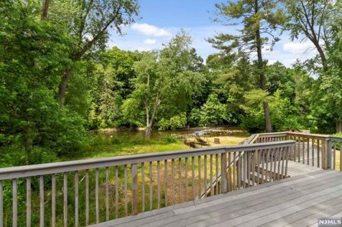 29 River Rd, Oakland NJ  07436-1912 exterior