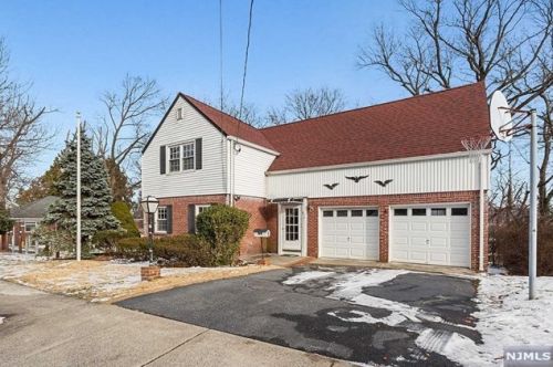 211 Overpeck Ave, Ridgefield Park, NJ 07660-1218