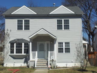 4 Kent Rd, Paterson, NJ 07502-1407