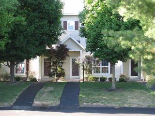 31 Stratton Cir, Troy, NY 12182-3609