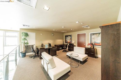 569 9th St, Oakland CA  94607-3833 exterior