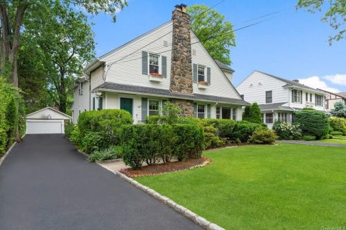 1110 Clay Ave, New Rochelle, NY 10803-3205