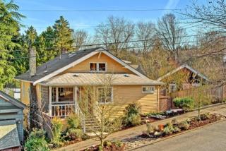 2606 Warren Ave, Seattle, WA 98109-1837