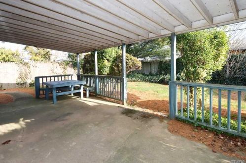 316 Herbert Pl, Bethpage NY  11714-4714 exterior