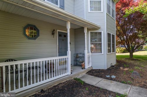 6529 Baywood Dr, Harrisburg PA 17111-6894 exterior