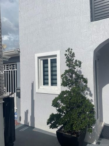 6959 19th Ct, Hialeah, FL 33014-4424