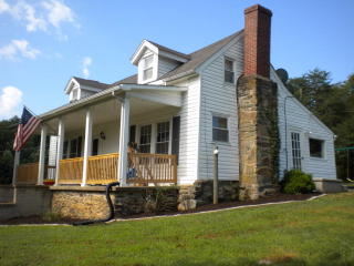 3096 Whispering Pines Rd, Danville, VA 24541-7732