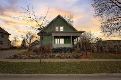 658 Lake St, Lake Mills, WI 53551-1737