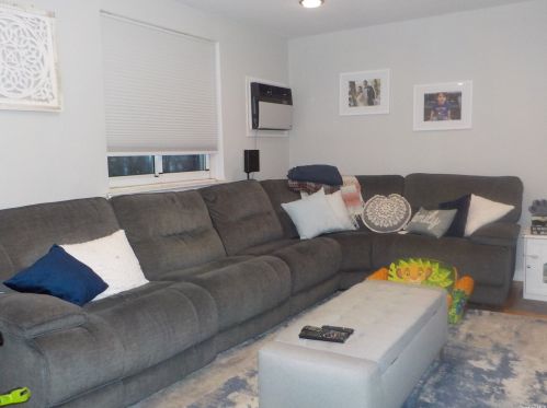 76-24 249th St, Jamaica, NY 11426-1848