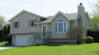 1048 20th Ave, Iowa City, IA 52241-1343