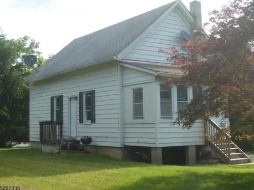 4 Keps Rd, Oxford, NJ 07863-3386