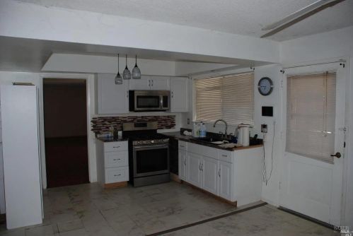 490 Nut Tree Rd, Vacaville CA  95687-3321 exterior