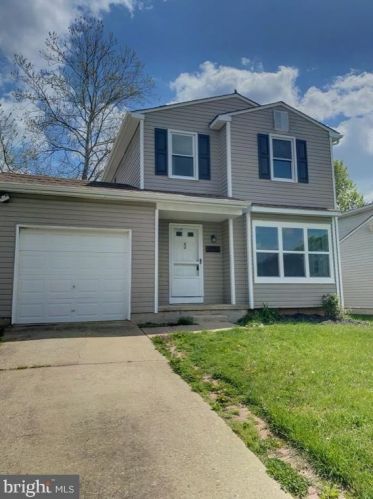 323 Skeet Ave, Bear, DE 19701-2726