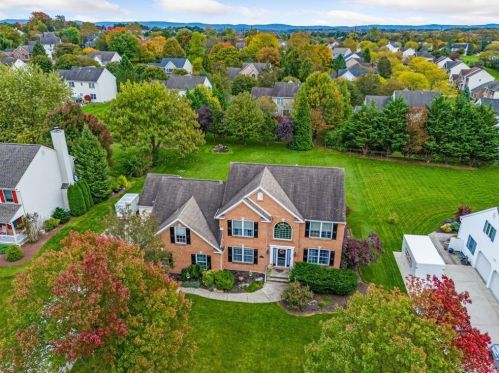 5924 Elderberry Dr, Orefield PA  18069-8811 exterior