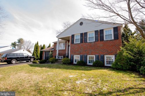 23 Daffodil Dr, Southampton, PA 18966-1154
