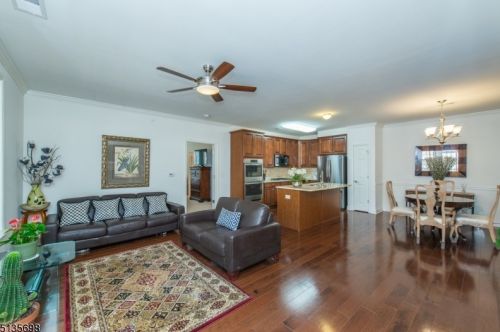 97 Quarry Dr, West Paterson, NJ 07424-4272