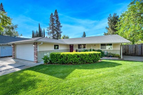 1000 Woodridge Dr, Vacaville CA  95687-6440 exterior