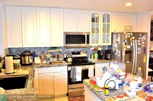 997 104th Way, Hollywood, FL 33025-3580
