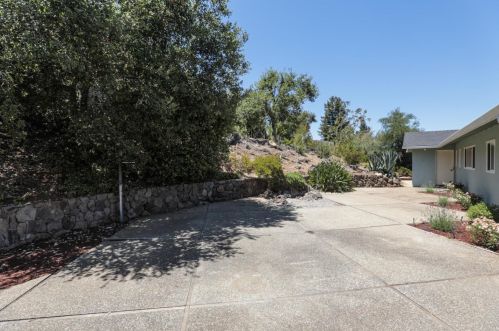 14381 Miranda Way, Los Altos CA  94022-2032 exterior