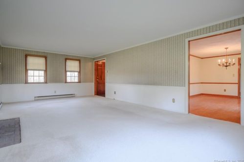 13 Old Grn Rd, Sandy Hook CT 06482-1006 exterior