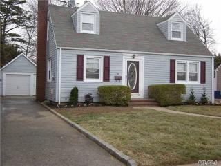 52 Bedell Pl, Amityville, NY 11701-3302