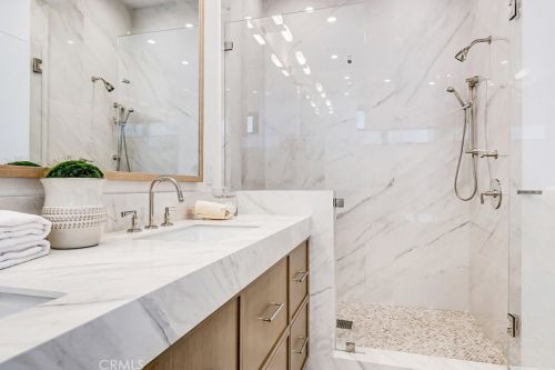 413 Bayview Dr, Manhattan Beach CA  90266-5717 exterior