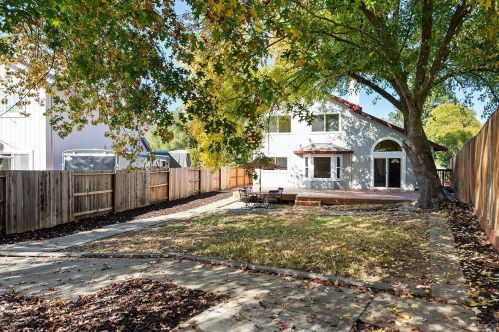 2300 Jennings Ave, Santa Rosa, CA 95401-4115