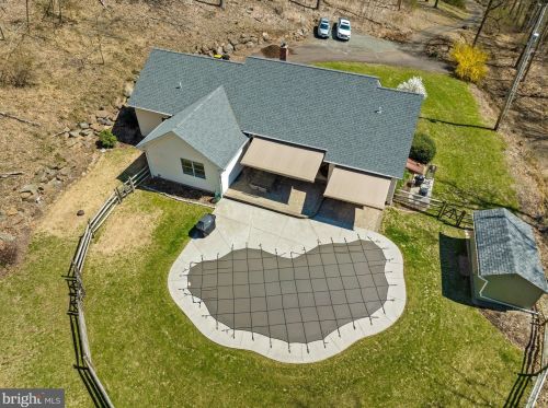 873 Kulp Rd, Perkiomenville, PA 18074-9667