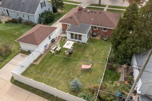 1020 Laflin Ave, Waukesha, WI 53186-6434