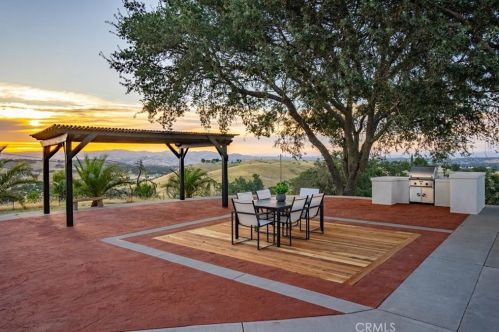 3310 Neal Spg Rd, Templeton CA  93465-9636 exterior