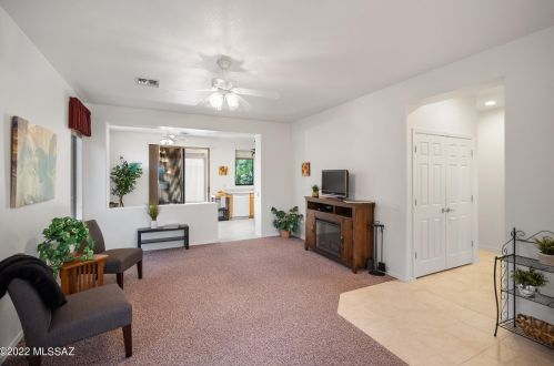 9575 Flora Vista Way, Tucson, AZ 85743-5515