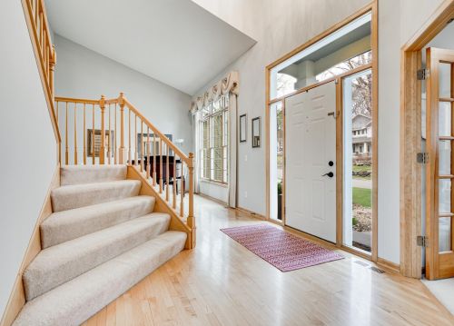 13764 Evergreen Ct, Saint Paul, MN 55124-9256