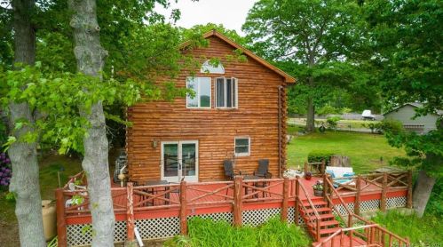 20 Jerome Pkwy, Norwich, CT 06351-1312