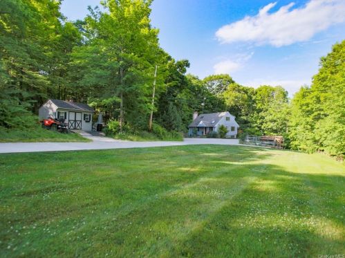364 Bramertown Rd, Tuxedo Park, NY 10987-3012