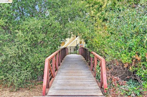 308 Dursey Dr, Pinole CA  94564-2665 exterior